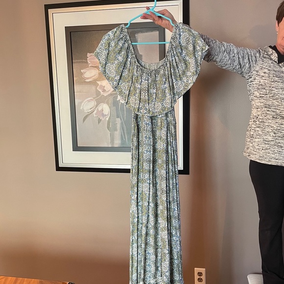 Floral Off-The-Shoulder Dress - Picture 3 of 7